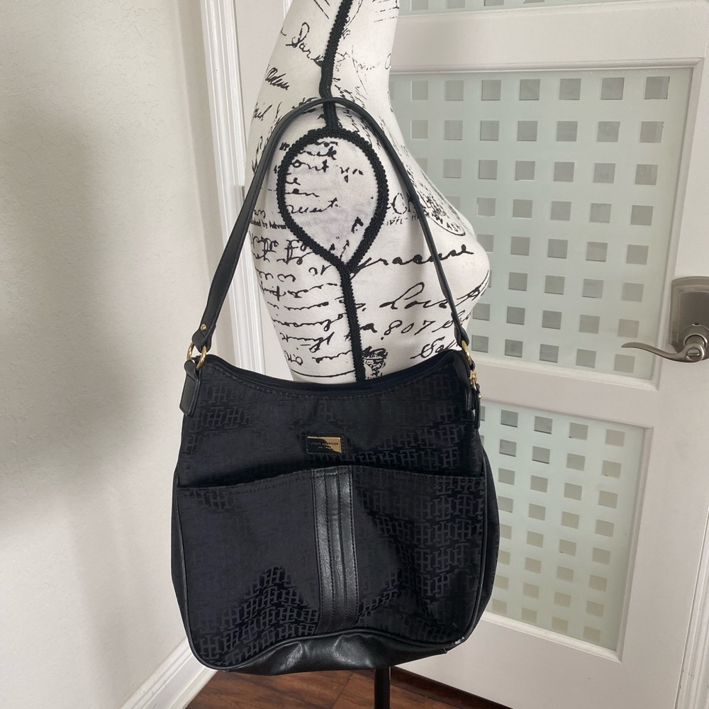 Tommy Hilfiger black purse